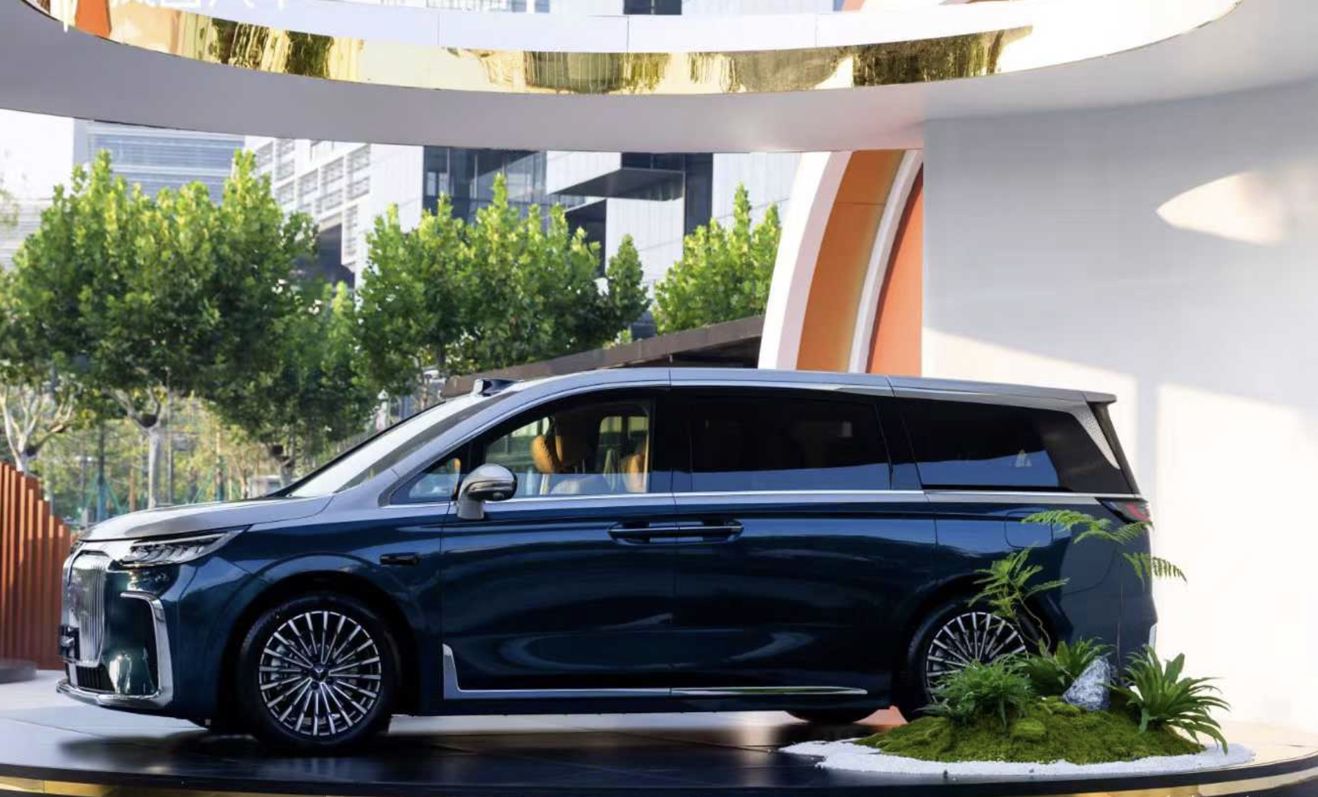 2026款岚图梦想家正式上市 售价32.99万至43.99万