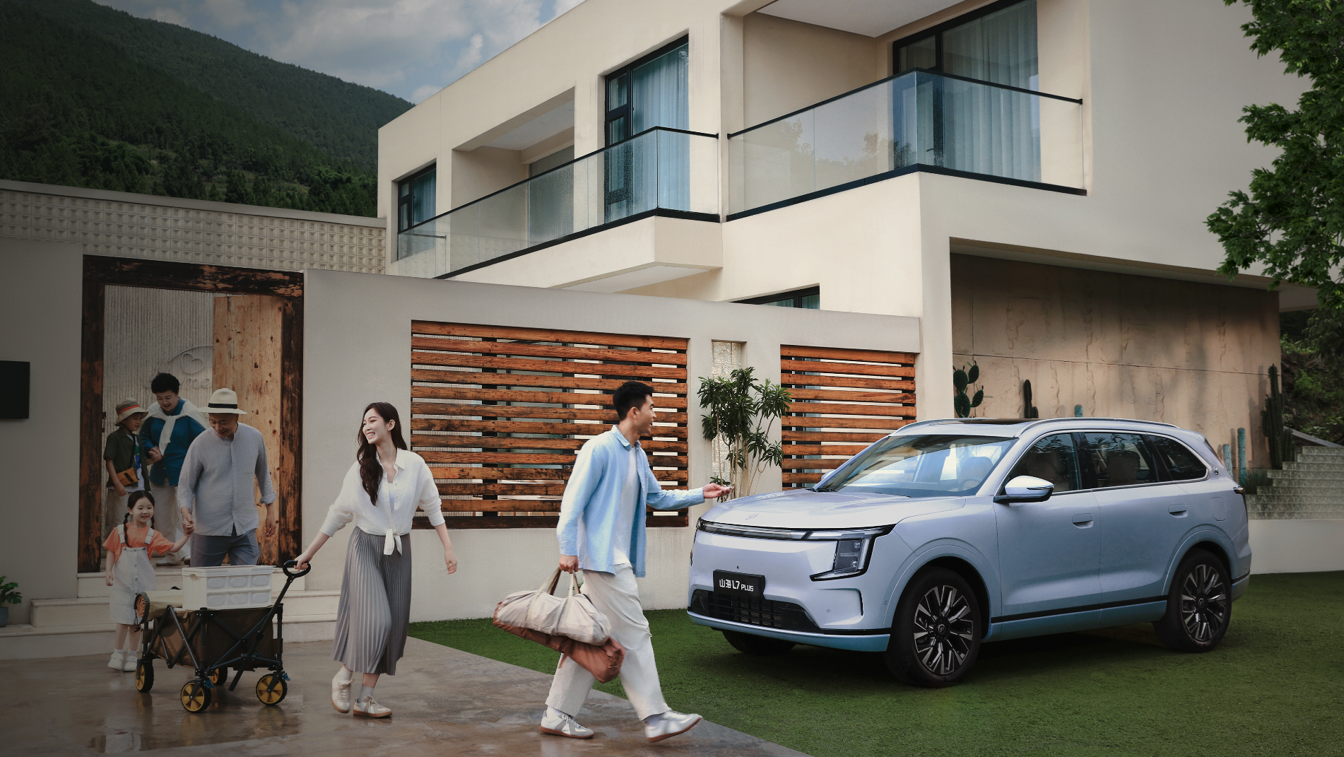 同级唯一电动七座+智能双冰箱！捷途山海L7 PLUS实车到店开启预定