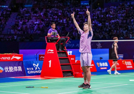 中国羽毛球大师赛：国羽斩获男单、女双冠军