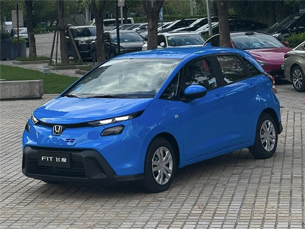 曾经的神车没落 全新本田飞度实车曝光：网友吐槽像老头乐