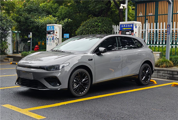 大众高尔夫既视感 零跑Lafa5实车曝光：预计又是爆款