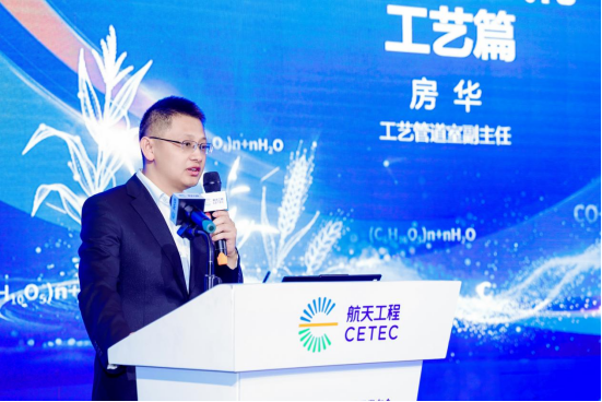 图为航天工程工艺管道室副主任房华。
