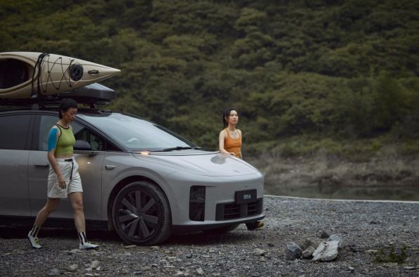 新形态五座SUV理想i6上市，售价24.98万元起