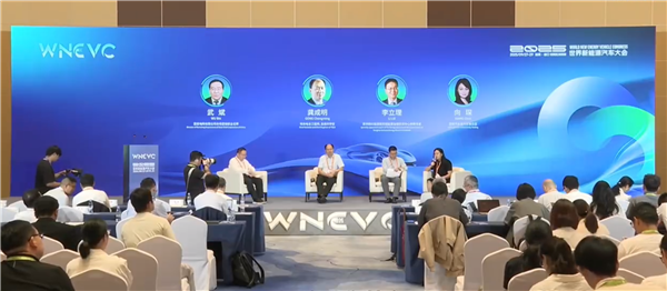 充换电站超8000座 蔚来高管：部分地区加电已比加油方便