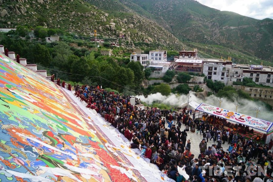 资料图:2023年拉萨雪顿节现场 摄影:赵振宇