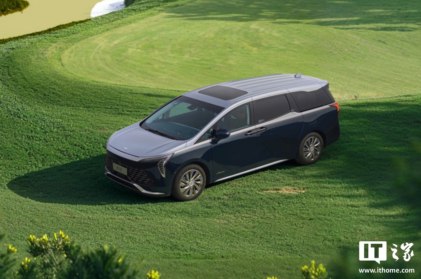 别克世纪果岭版中大型 MPV 将于 10 月 9 日上市：双色车身设计，现款 46.99 万元起