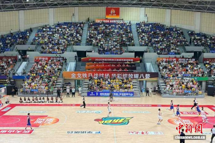 國慶假期，「浙BA」比賽現場氣氛火熱。張煜歡 攝