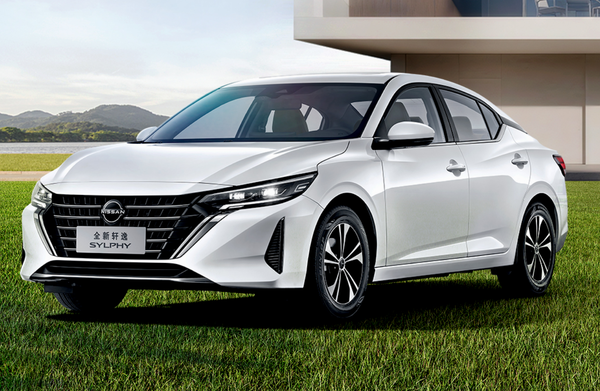 2025年1-8月燃油轿车累计销量排行榜：轩逸险胜朗逸