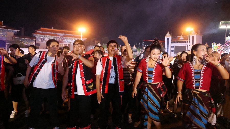 篝火打跳狂歡夜現場（10月5日攝）。
