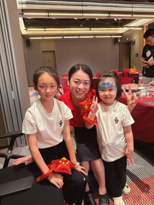 让客人深度沉浸于国庆与中秋双节交织的温馨氛围。锦江酒店（中国区）供图
