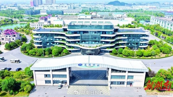 蓝思科技。