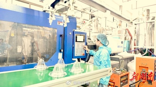 宝升塑业车间。