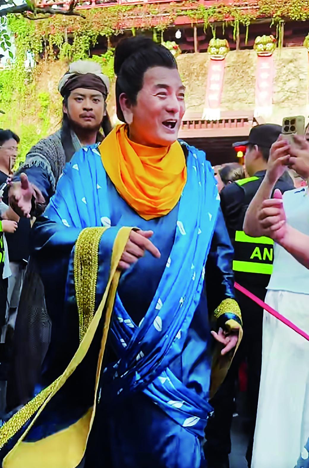 李国麟现身杭州宋城景区