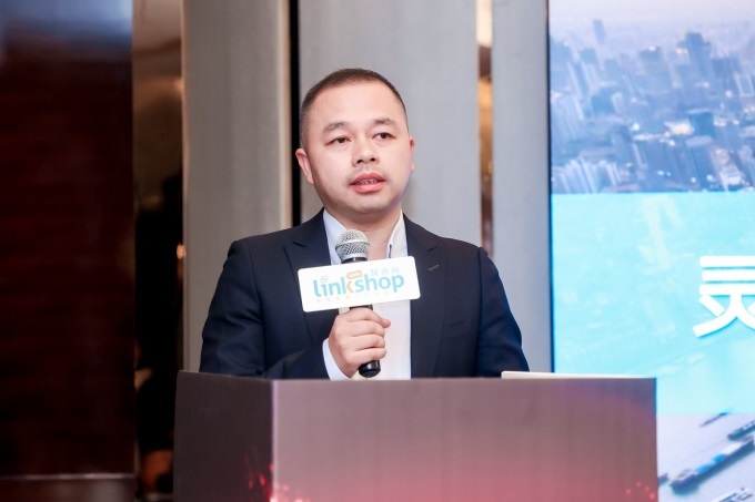 图为步步高超市综合管理总监胡伟