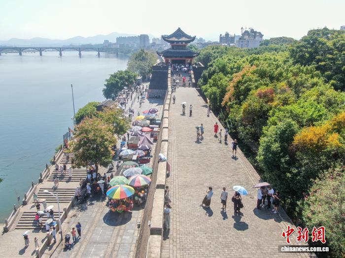 10月4日，航拍江西贛州。劉力鑫 攝