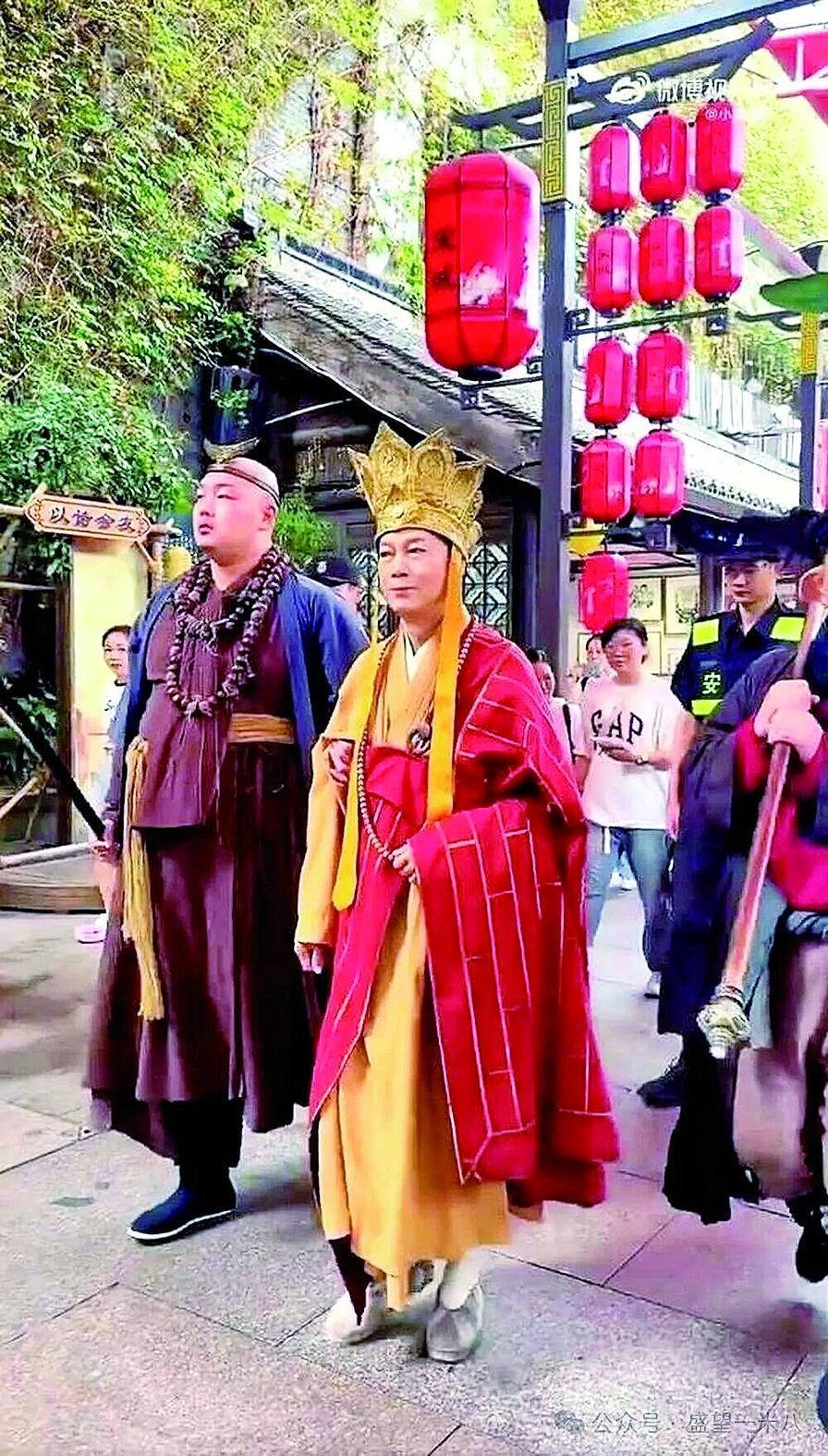 收入每天数万至十余万元