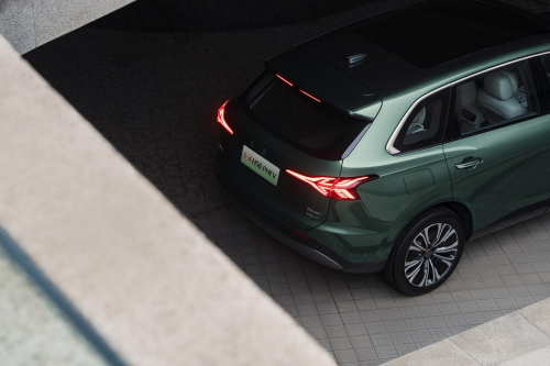 红旗家用大五座混动SUV（HS6 PHEV）实测：价格与性价比能拿几分？