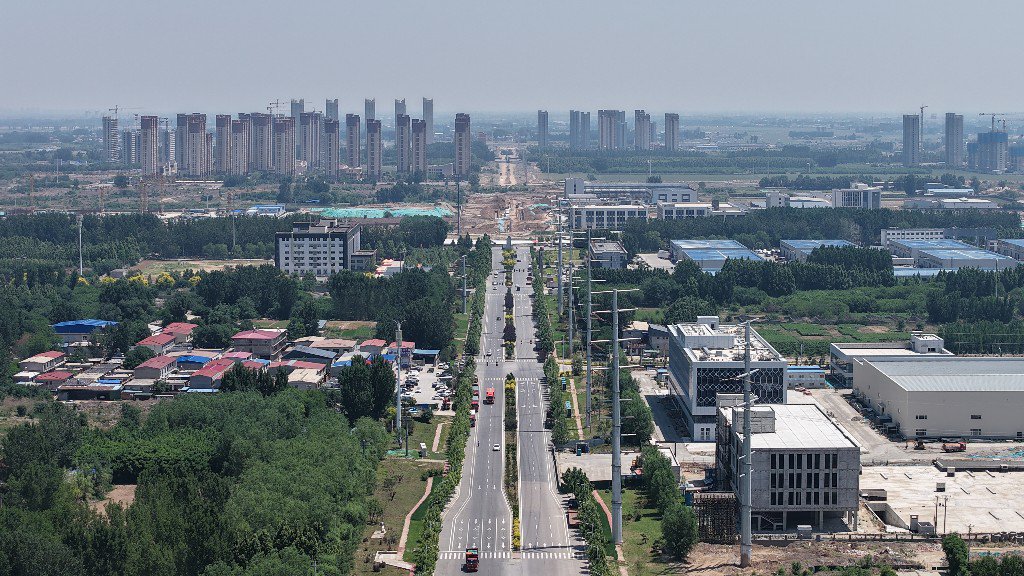 无人机航拍满城经济开发区。 袁野 摄