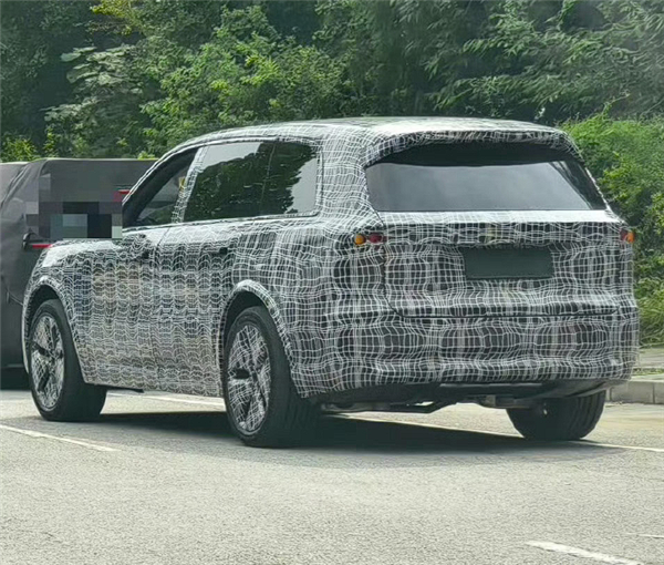 终于等到！全新理想L9车型谍照遭曝：有望用上后轮转向