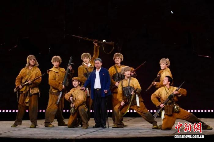 音樂劇《尋找李二狗》資料劇照。中國東方演藝集團供圖