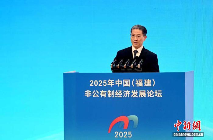 周漢民出席論壇併發表主旨演講。中新網記者 呂明 攝