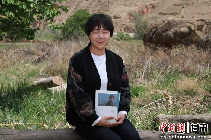 圖為甘肅青年作家青竹，目前她的社交平台粉絲量總計達100多萬。（資料圖）劉玉桃 攝