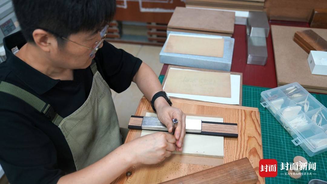 裝訂古籍需要使用到錐針和縫衣針