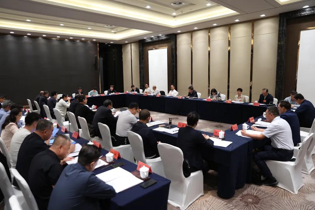 自治区政协十二届常委会第十六次会议