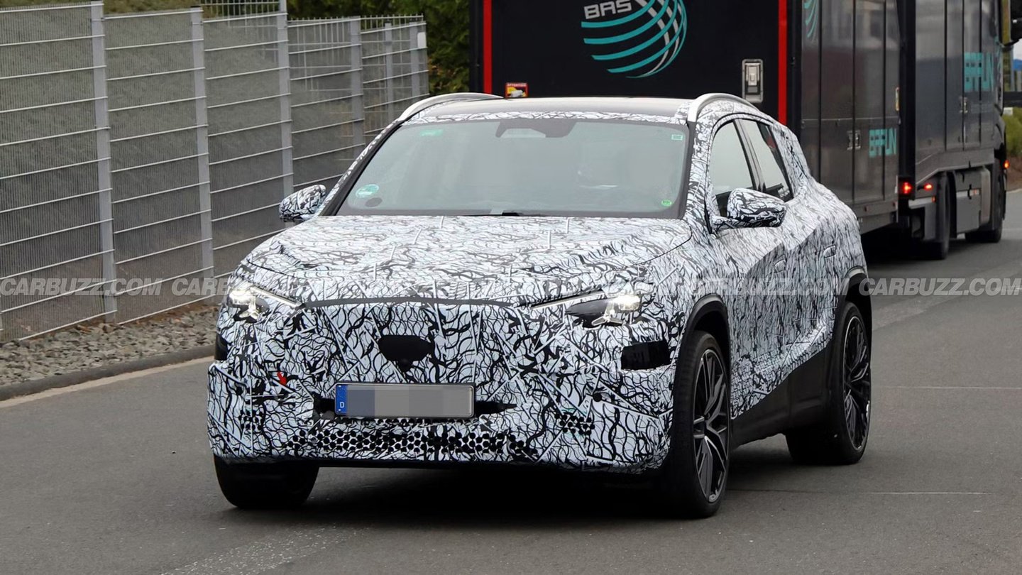 奔驰最小 SUV 迎换代：纯电 GLA 高性能版路测图首曝