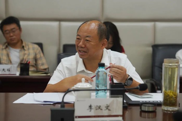 贵州财经大学党委副书记、校长李汉文