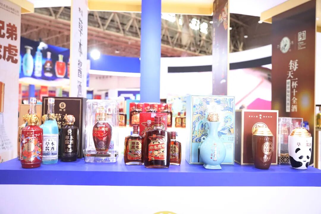 武汉酒博会现场,精致展位未追求空间规模,却成为连接不同代际消费者的情感枢纽。