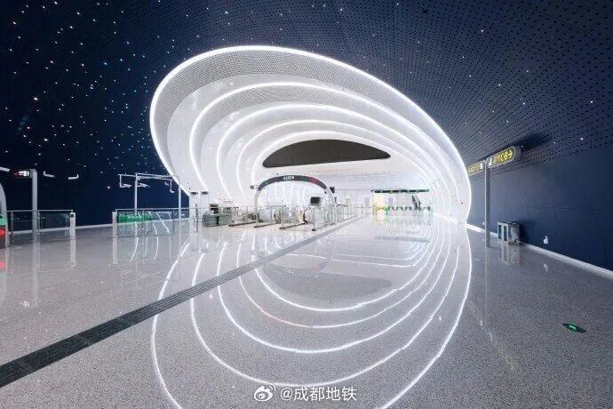 ▲三雄极光倾力打造成都地铁17号线照明工程。