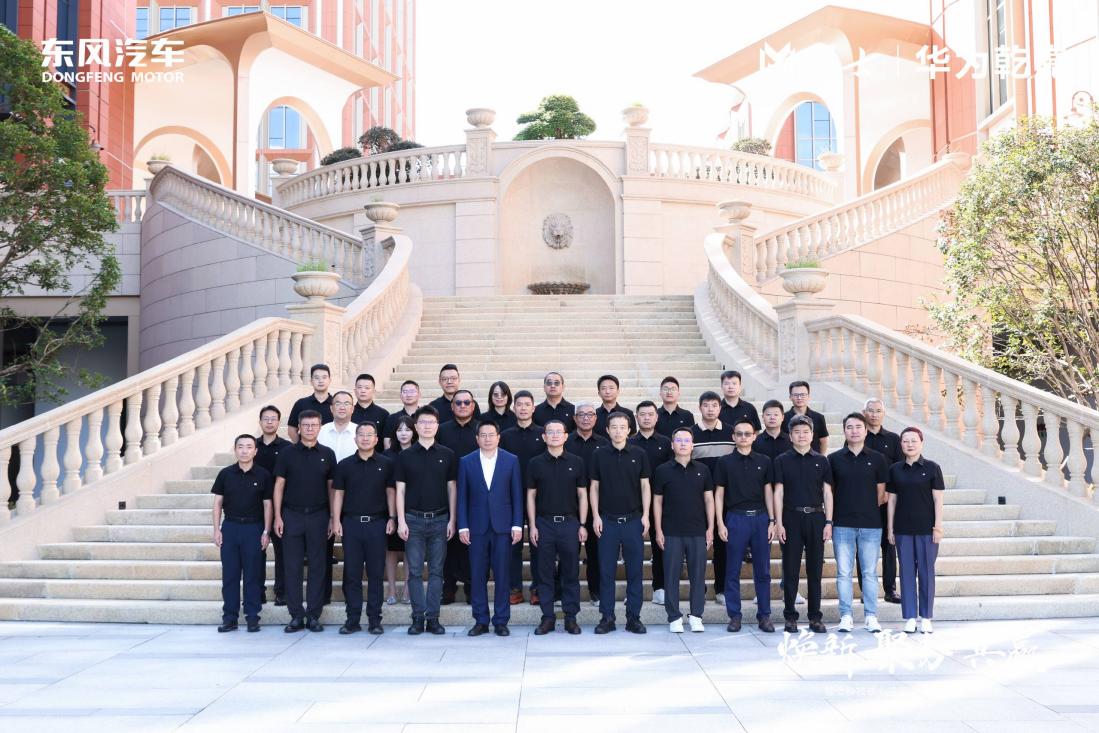 持续破局智能越野赛道：猛士、练秋湖再会晤，全面蓄力新发展周期