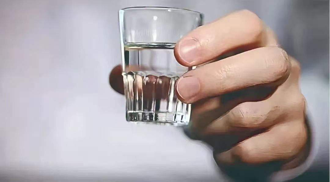 段永平打CALL茅台，禁酒令冲击白酒Q3，估值下跌后复苏曙光初现？