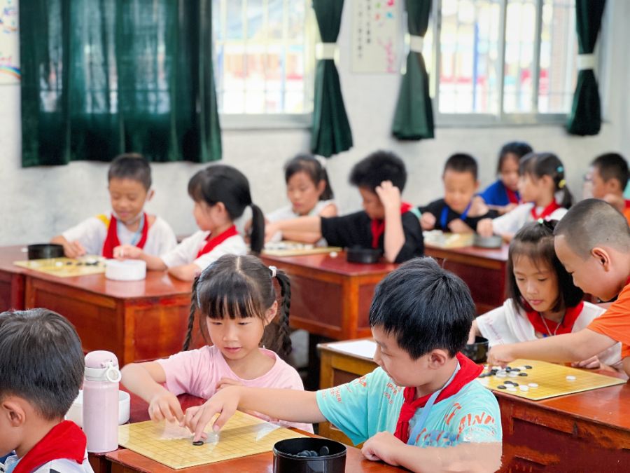 围棋进校园,潮州市围棋协会供图