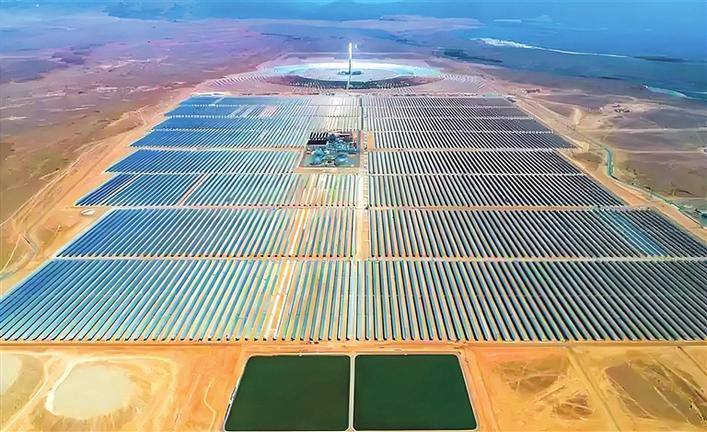 中国企业在海外承建的百兆瓦级塔式熔盐光热电站——摩洛哥努奥光热发电项目。 (水电水利规划设计总院供图)