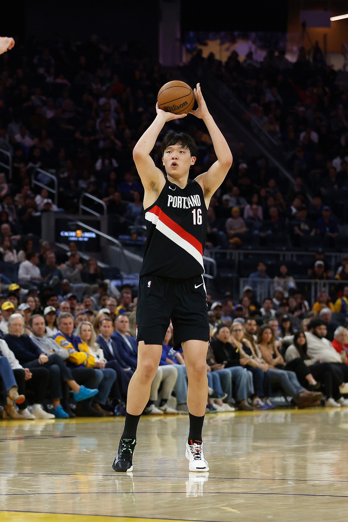 鲁媒：杨瀚森明天应该会有10分钟以上的出场时间 他也将面临考验