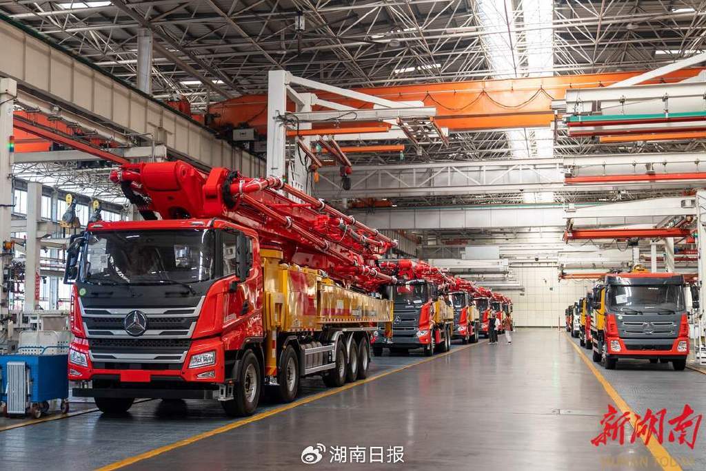 (长沙经开区的三一重工厂房内。图源新湖南)