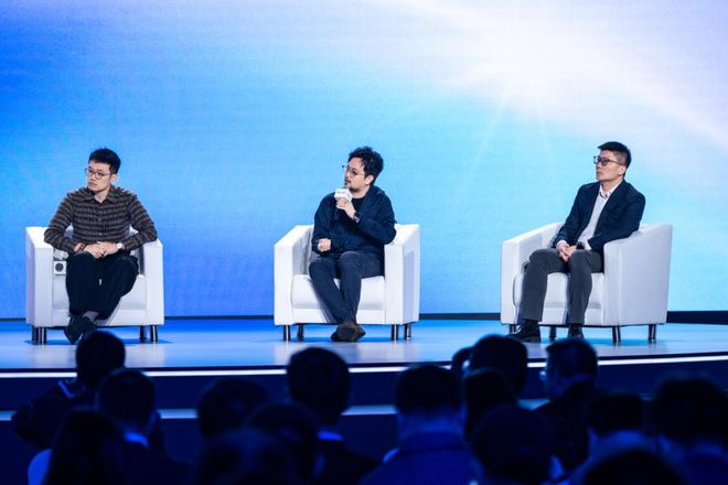 AI 终端生态圆桌会谈现场|图片来源:荣耀