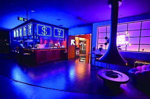 解放碑的重庆Moxy酒店