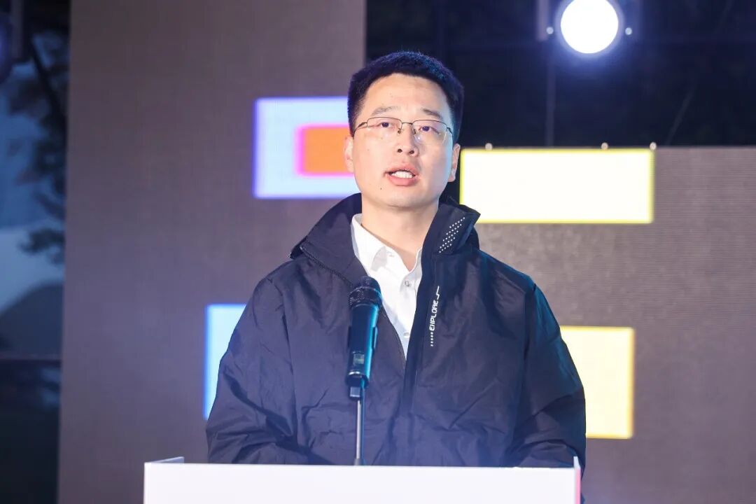 董亚洲