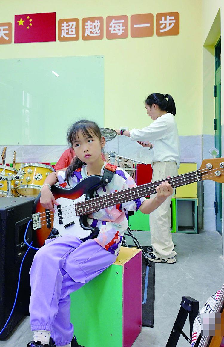 学校乐队吉他手