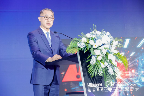 图注：泰国航空工业公司总经理、空军上将 PIBOON