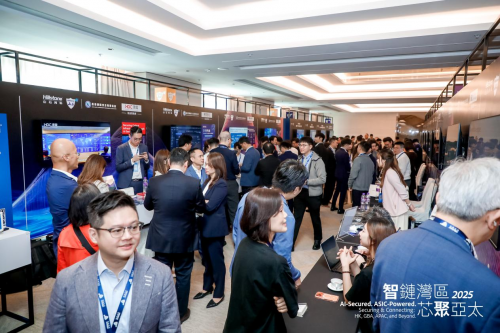 图注：会场外合作伙伴展位