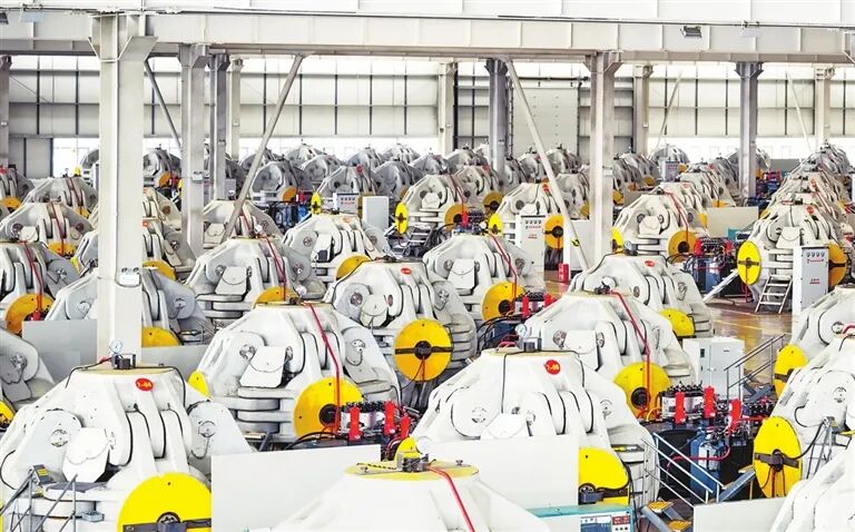 力量钻石用于生产钻石的六面顶压机。