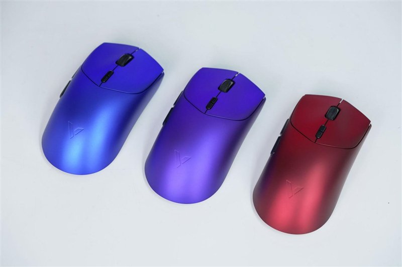 隐藏在金属漆下的新固件！雷柏VT7金属漆鼠标评测：性能解锁能耗更优 向旗舰再进半步