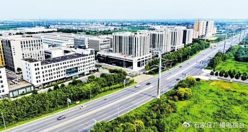 8月2日拍摄的石家庄市国际生物医药园。（资料片）  记者 史晟全摄