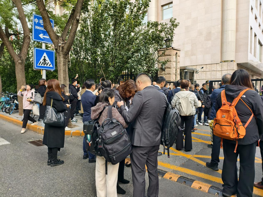 下午场企业代表准备入场 图片来源：财联社记者/摄