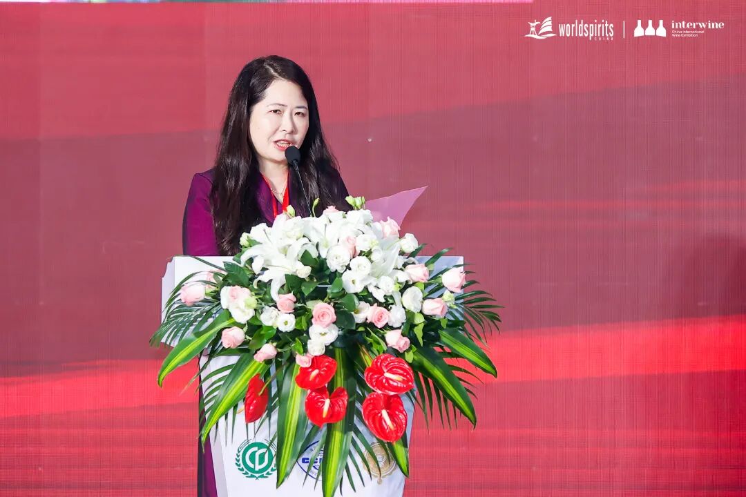 世界酒类进出口协会会长、科通国际展览董事长贾燕平