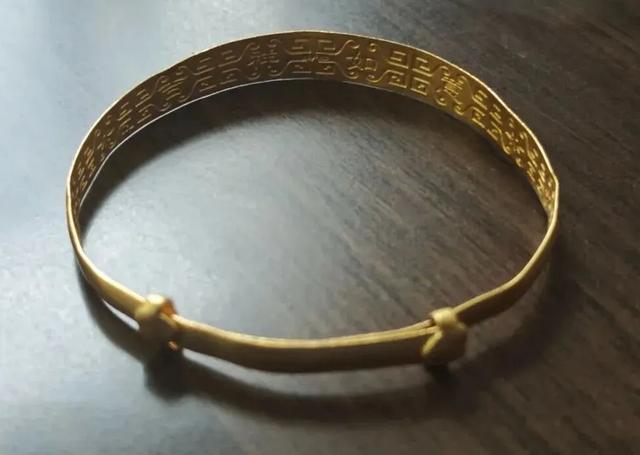 女子清洗金手镯，竟被洗掉5克黄金？！